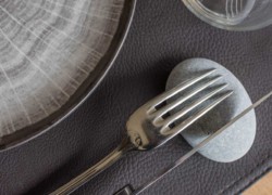 Photo focus sur une table de restaurant