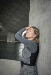 Photo de portrait avec architecture