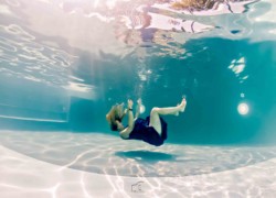 photo underwater femme bleu